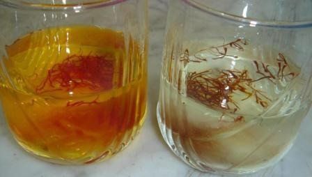 EOeEXO_532292_chamecuacon_nhuy-hoa-nghe-tay-saffron-co-that-su-than-thanh-nhu-loi-don_nhuy-hoa-nghe-tay-saffron-co-that-su-than-thanh-nhu-loi-don