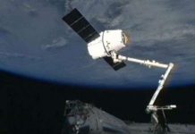 Phi thuyền tư nhân vẫn tới ISS dù gặp sự cố Phi thuyền tư nhân vẫn tới ISS dù gặp sự cố