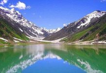 Hồ nước tử thần ở Cameroon