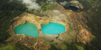 Bí ẩn hồ đổi màu “ma quái” ở Indonesia