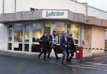 Dân Pháp choáng váng vì mây thối