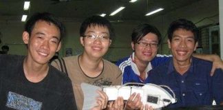 Robot cá chép thông minh