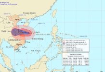 Bão Nari uy hiếp, nhiều người dân miền Trung sơ tán Bão Nari uy hiếp, nhiều người dân miền Trung sơ tán