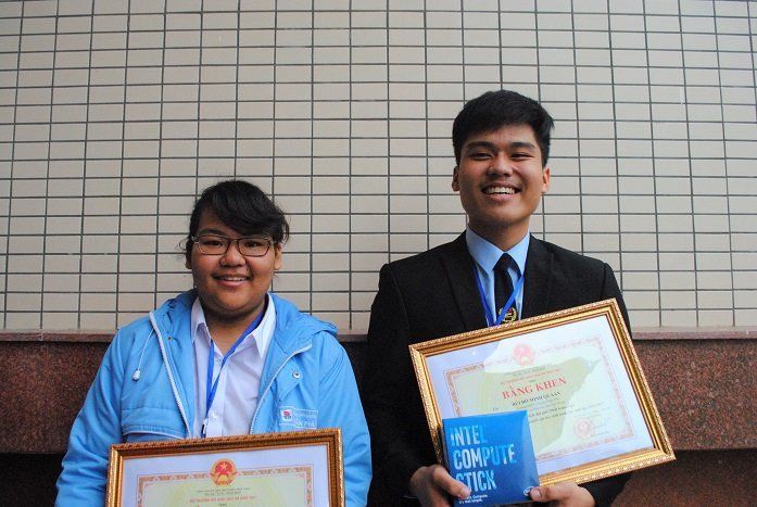 Hai học sinh trường chuyên chế ra các dẫn xuất mới điều trị ung thư