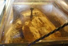 Bí ẩn thanh gươm trong đá huyền thoại của San Galgano Bí ẩn thanh gươm trong đá huyền thoại của San Galgano