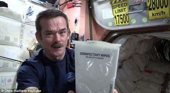 K0nCSZ_521824_chamecuacon_xem-phi-hanh-gia-chuan-bi-mon-an-tren-vu-tru_xem-phi-hanh-gia-chuan-bi-mon-an-tren-vu-tru