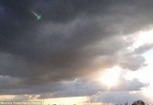 Quầng sáng bí ẩn có hình UFO trên bầu trời Hà Lan