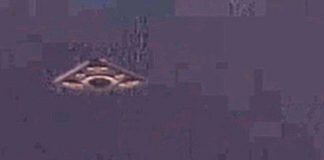 Phát hiện UFO trong ảnh chụp tàu Apollo hạ cánh trên Mặt Trăng