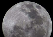 Phát hiện “báu vật” titan trên Mặt trăng