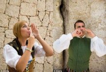 Ngôn ngữ kì lạ: Huýt sáo để giao tiếp