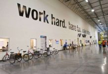 Được cả Amazon và Microsoft nhận, mức lương bằng nhau thì nên làm ở đâu?