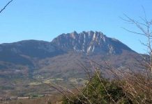 Núi người ngoài hành tinh ở Pháp