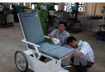 Xe lăn đa chức năng cho người khuyết tật