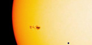 Vết đen rộng 120.000km xuất hiện trên Mặt Trời