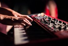 Lần đầu tiên robot tạo ra những âm thanh chưa từng xuất hiện trước đó