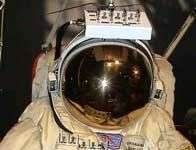 Biến bộ đồ vũ trụ thành vệ tinh Biến bộ đồ vũ trụ thành vệ tinh