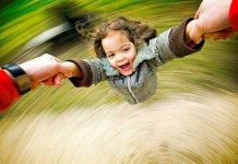 Phản ứng cơ thể khi máy bay rơi và cách "thoát thân"