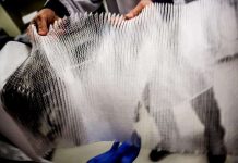 Giải pháp mới cho các thiết bị điện tử uốn cong trong tương lai