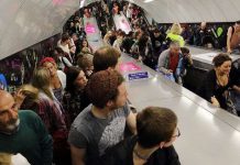 Đứng yên sẽ khiến mọi người di chuyển nhanh hơn là leo thang cuốn