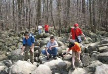 Kỳ lạ bãi đá reo vang như nhạc cụ