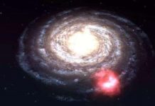 Quả cầu khí khổng lồ lao vào dải Ngân Hà