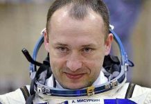 Những người đặc biệt đang làm việc trên vũ trụ