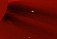 Phát hiện vật thể lạ nghi là UFO bay ngang qua Mặt Trời