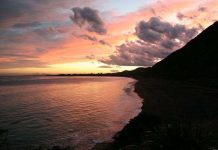 Có thể khai thác uranium từ nước biển? Có thể khai thác uranium từ nước biển?