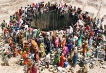 Chùm ảnh kinh hoàng về tình hình cạn kiệt nước sạch trên toàn thế giới Chùm ảnh kinh hoàng về tình hình cạn kiệt nước sạch trên toàn thế giới