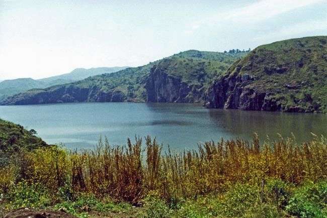 Hồ nước tử thần ở Cameroon