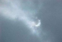 Nhật thực: Chỉ có thể nhìn thấy khi trời trong