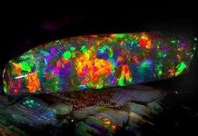 Virgin Rainbow - Viên đá opal đẹp nhất hành tinh ở Australia