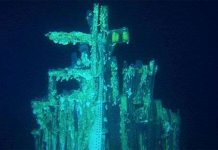 Trục vớt động cơ phi thuyền Apollo dưới đáy đại dương