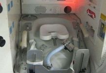 Phi hành gia sử dụng bồn cầu trong không gian như thế nào?