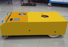 Sinh viên chế tạo xe chở hàng trong doanh nghiệp