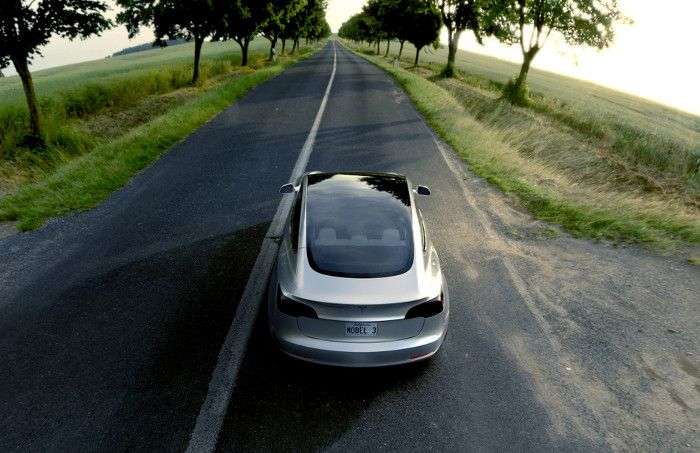 Tesla Model 3 chính thức ra mắt, đi được 346km/1 lần sạc, giá 35.000$