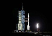 Trung Quốc đã phóng thành công tàu Thần Châu 8