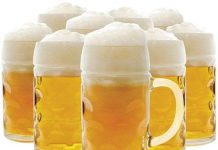 Chúng ta thấy người khác hấp dẫn hơn sau khi uống bia