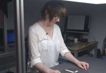 Mắt sáng lại nhờ cấy chip sinh học