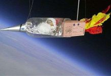 Chai nhựa đưa 'ông già Noel' lên trời