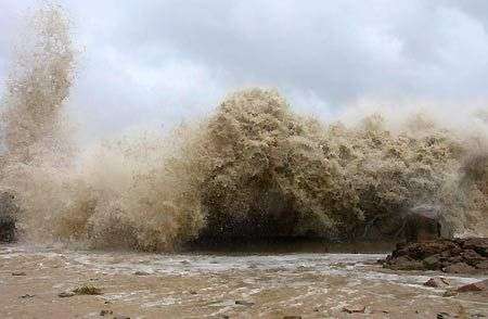 Trung Quốc: Hàng chục người chết vì bão Sepat