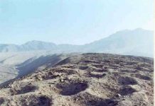 Những chiếc hố bí ẩn ở Peru