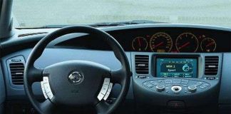 Vì sao bảng đồng hồ tốc độ nằm giữa dần biến mất?