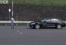 Hệ thống an toàn của Toyota có thể cảm nhận người đi bộ, tránh tai nạn