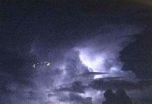 Vòng tròn ánh sáng bí ẩn xuất hiện trên bầu trời Mỹ