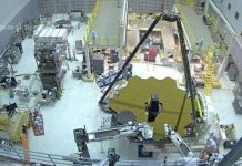 "Con mắt" vàng của cỗ máy nhìn ngược quá khứ 13,5 tỷ năm