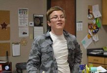 Học sinh lớp 6 làm bia đưa lên vũ trụ Học sinh lớp 6 làm bia đưa lên vũ trụ