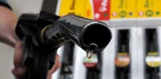 Đổ nhầm nhiên liệu có thể phá tan máy ôtô