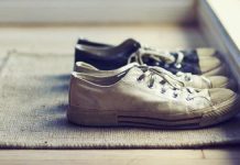 Những loại nấm và vi khuẩn theo giày xâm nhập vào nhà