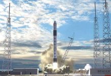 Tư nhân đưa tàu vũ trụ lên trạm không gian quốc tế Tư nhân đưa tàu vũ trụ lên trạm không gian quốc tế